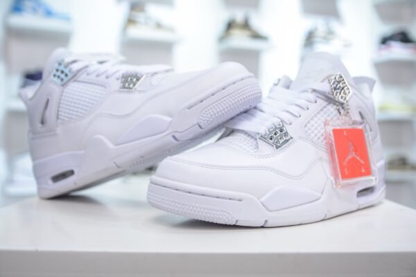 Air Jordan 4Retro - Image 4