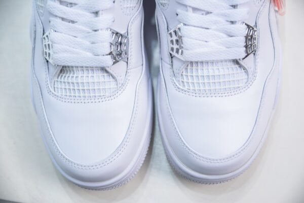 Air Jordan 4Retro - Image 5