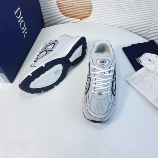 The Dior B30 - Image 3