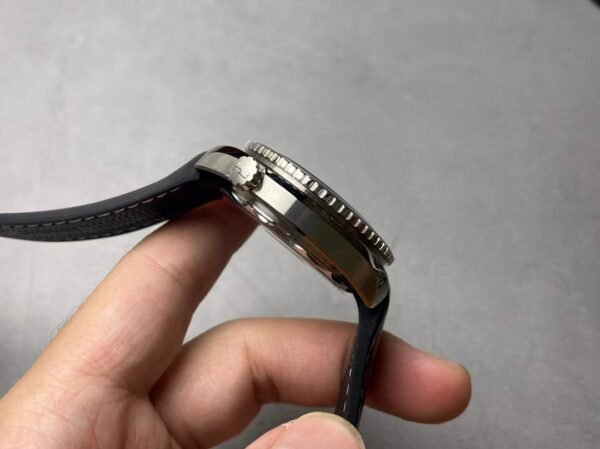 Omega Seamaster 600 Liquidmetal - Image 5